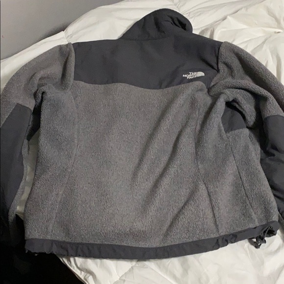 Women’s north face jacket - Picture 2 of 3